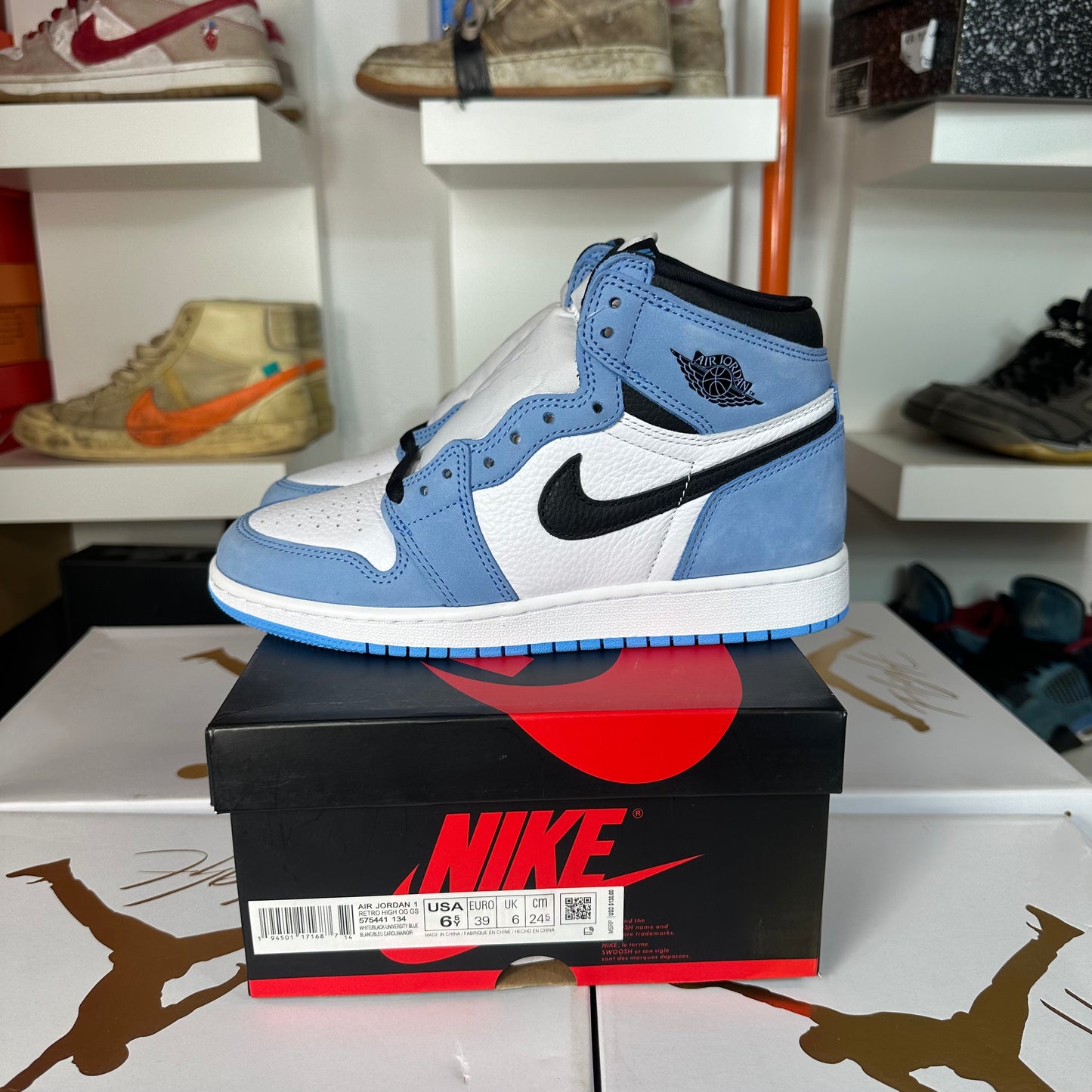 Air Jordan 1 High UNC